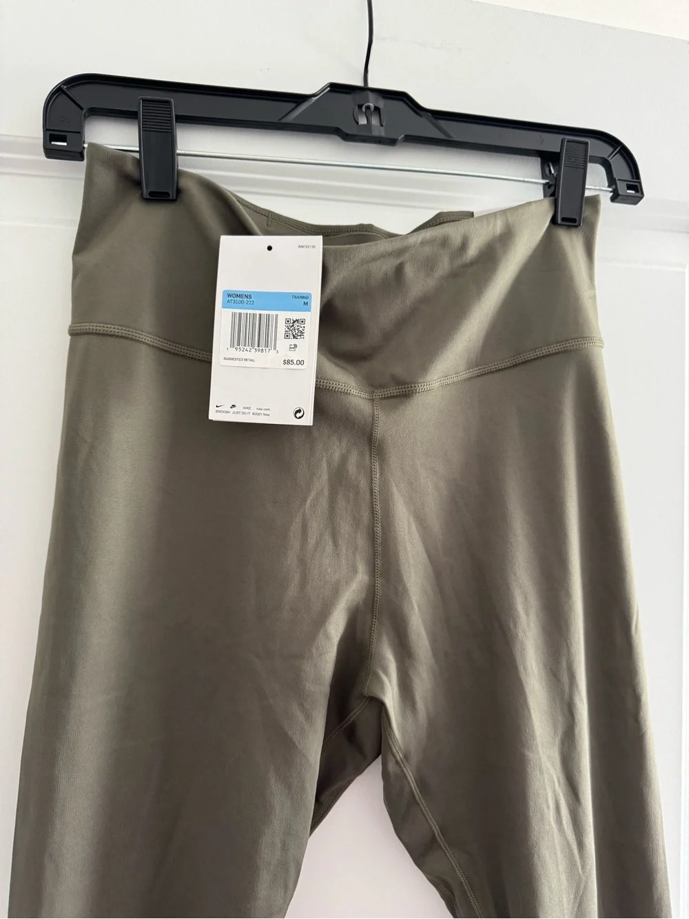 Nike Women's High-Waist Leggings in Olive